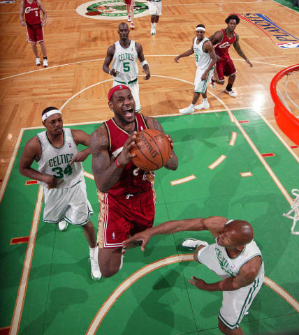  莱比锡与霍芬海姆对攻大战，终场前憾失绝杀  