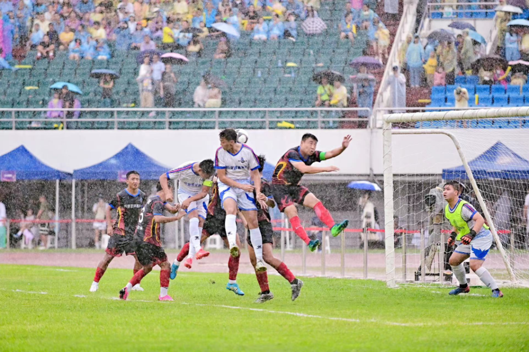  波鸿主场球迷鼎力相助，呐喊声中激发球队斗志