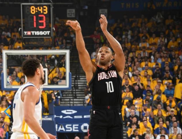  霍勒迪关键抢断雄鹿依靠防守韧性险胜篮网迎里程碑